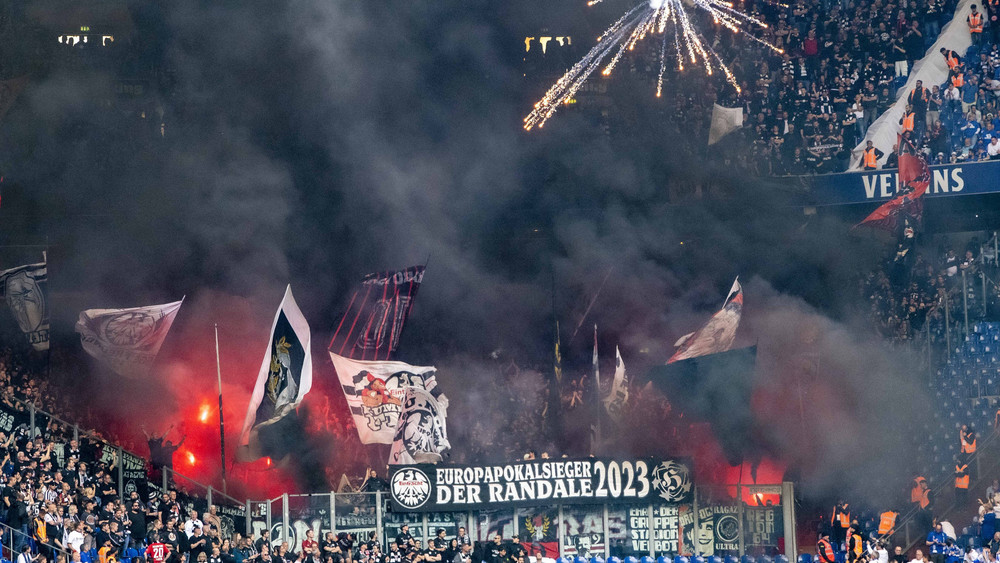 Der Frankfurter Block beim Spiel am Samstag auf Schalke