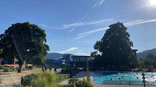 Marburg: Auch Frauen dürfen im Freibad jetzt Oben-ohne schwimmen