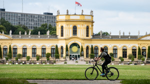 Stadtwette: 100 Menschen mit 100 Nationalitäten für Foto