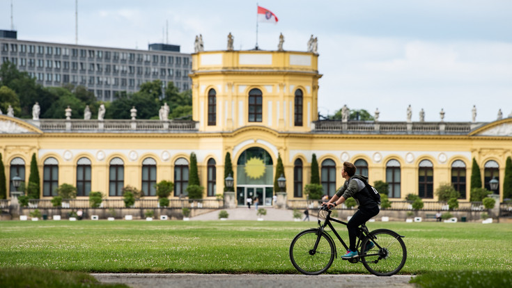 Stadtwette: 100 Menschen mit 100 Nationalitäten für Foto