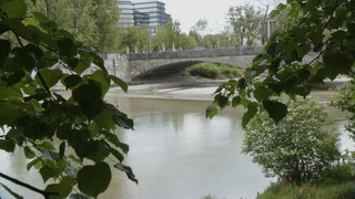Drama in München: Kleinkind stürzt in die Isar