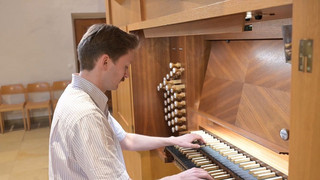 Wie klingen Rap Songs auf der Orgel? Videos von einem 27-Jährigen gehen viral