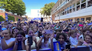 Überraschung für Schüler in Schweinfurt: Mark Forster rockt Pausenhof