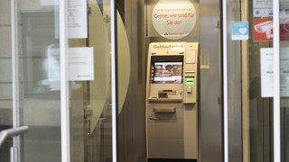 Mainz: Kompletter 500kg-Geldautomat gestohlen - Täter flüchten