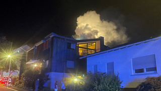 Brand in Wetzlar-Dutenhofen: Familie rettet sich - Haus unbewohnbar