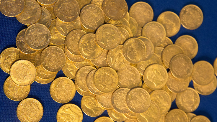 Groß-Gerau: Ehrlicher Finder gibt Goldmünzen bei Polizei ab