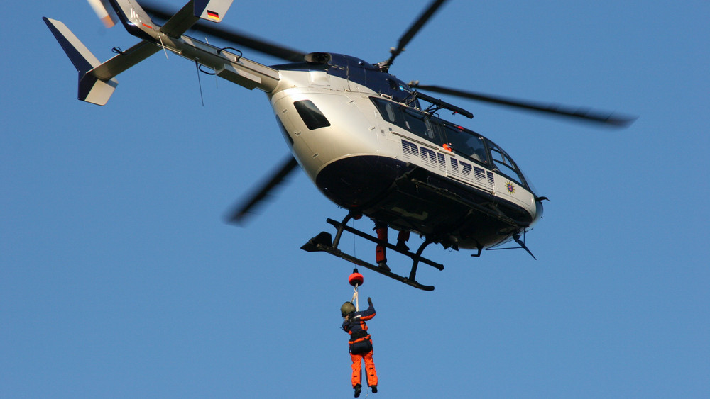 In Willingen trainieren Bergwacht und Polizeifliegerstaffel in den nächsten Tagen die Rettung mit Hubschrauber und Seilwinde.