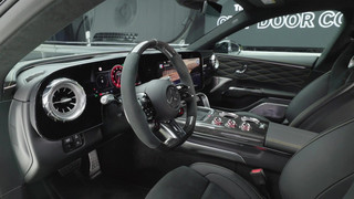 Das neue Mercedes-AMG GT 4-Türer Coupé - Das Cockpit - Kommandozentrale für Performance-Enthusiasten
