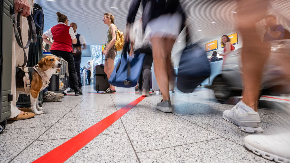 Erstes Sommerferienwochenende 2026 - Flughafen Frankfurt