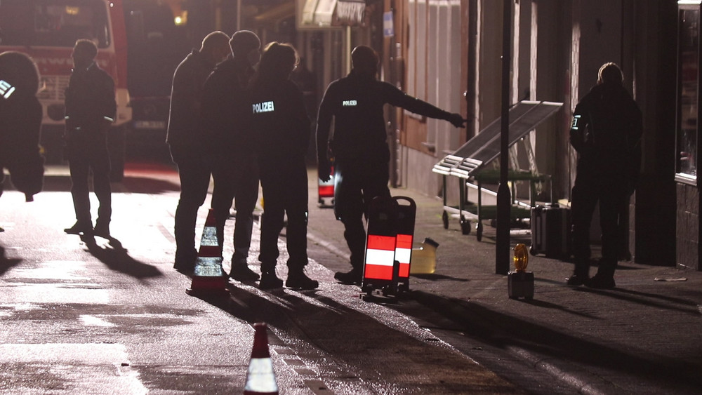 Die zwei angeschossenen Männer wurden nach den Schüssen in Bad König in Krankenhäuser gebracht. Die Staatsanwaltschaft hat die Ermittlungen übernommen.