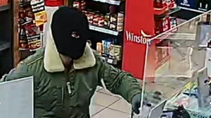 Überfall auf Tanke in Eschwege: Polizei fahndet mit Foto nach Täter