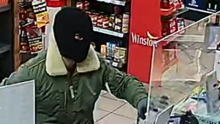 Überfall auf Tanke in Eschwege: Polizei fahndet mit Foto nach Täter