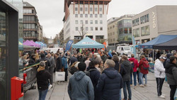 Endspurt auf dem Uniplatz: Parteien werben um die letzten Stimmen