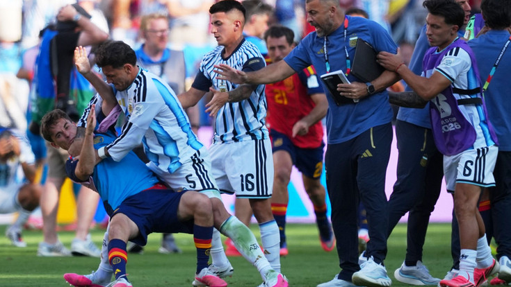 Nach WM Finale: Argentinier Paredes zehn Spiele gesperrt