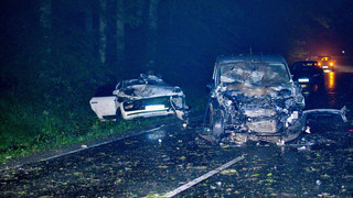 Gießen: Tödlicher Unfall auf der L3131 - Porsche kracht gegen Baum