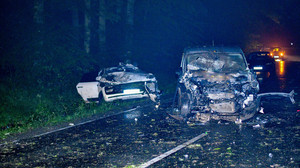 Gießen: Tödlicher Unfall auf der L3131 - Porsche kracht gegen Baum
