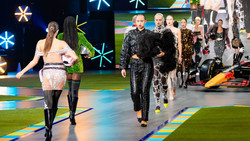 Chaos am Laufsteg: Zwischen Verwirrung & Rennsport-Glamour