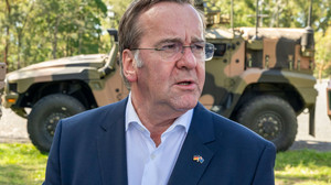 Pistorius: Längere Auslandsreise muss nicht angezeigt werden