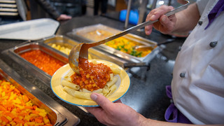 Asta Marburg schlägt Alarm: Mensapreise steigen um bis zu 25 Prozent