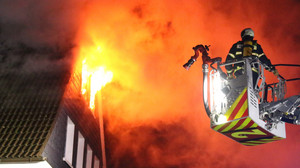 Feuer in Immenhausen: Ehepaar entkommt knapp Flammen