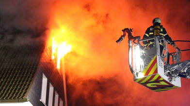 Erst brennt die Garage, dann der Dachstuhl: Haus in Worms unbewohnbar