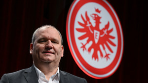 Ärger bei St. Pauli-Spiel: Eintracht verurteilt Banner im Fan-Block