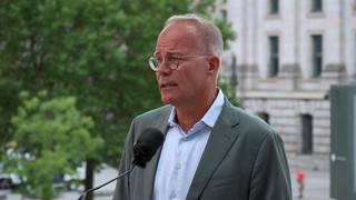 SPD-Fraktionschef: Gesprächsstrang mit Russland darf nicht reißen