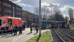 U-Bahn und LKW krachen in Frankfurt zusammen