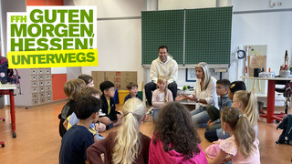 Ferienstart in Hessen: Daniel Fischer verteilt Zeugnisse