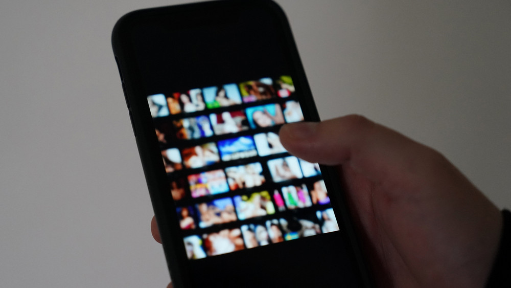 Ein 55-Jähriger soll heimlich Frauen auf der Toilette der Johannes Gutenberg-Universität Mainz gefilmt haben (Symbolbild).