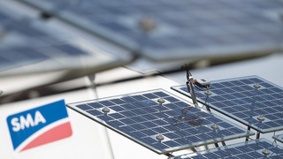 SMA Solar setzt Rotstift an