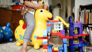 Hessische Landkreise suchen dringend Pflegefamilien