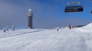 Schön eingeschneit: Am Feldberg startet die Skisaison