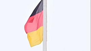 Nach CSD-Angriff: Trauerbeflaggung am Bundestag