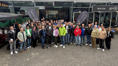 Neue Trikots für die Fußballjugend