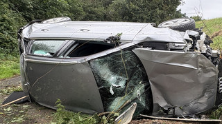 Schwerer Unfall in Borken: Auto stürzt Abhang hinab