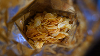 Wohl wegen einer Tüte Chips: Mann rastet in Wiesbadener Supermarkt aus