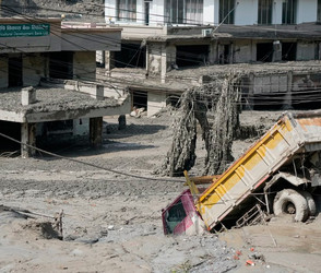 Dutzende Tote und Hunderte Vermisste nach Sturzflut in Nepal