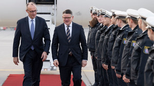 Merz besucht Hessen – Kabinettssitzung am Flughafen