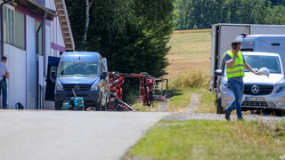 Tödlicher Arbeitsunfall: Hebebühne gerät an Stromleitung
