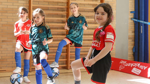 Hilfe für Mädchen: So kommt ihr zum Fußball - ohne Club