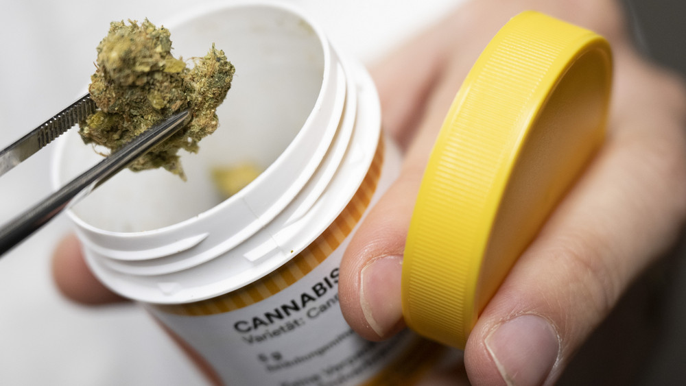 Lauterbach stellt neue Pläne zu Cannabis-Legalisierung vor
