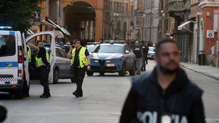 Schock in Modena: Auto rast in Fußgänger - mehrere Verletzte