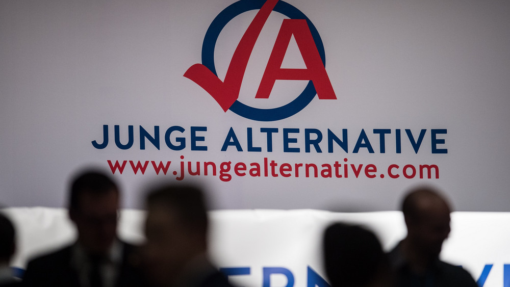 Der Brandenburger Verfassungsschutz hat die Junge Alternative rechtsextremistische Bestrebung eingestuft. (Archivbild)