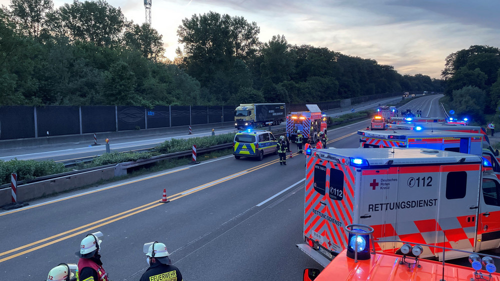 Immer im Einsatz - aber das Domizil bröckelt - die Wache der Wiesbadener Feuerwehr soll saniert werden