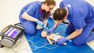 Hessen führt Kindernotfall-Schulungen für Rettungsdienst ein