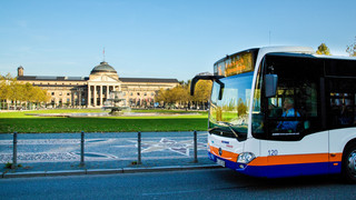 Ärger beim Schülerticket - Riesen Andrang bei Schülerticket