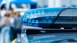 Unbekannter versprüht Pfefferspray an Schule in Wiesbaden