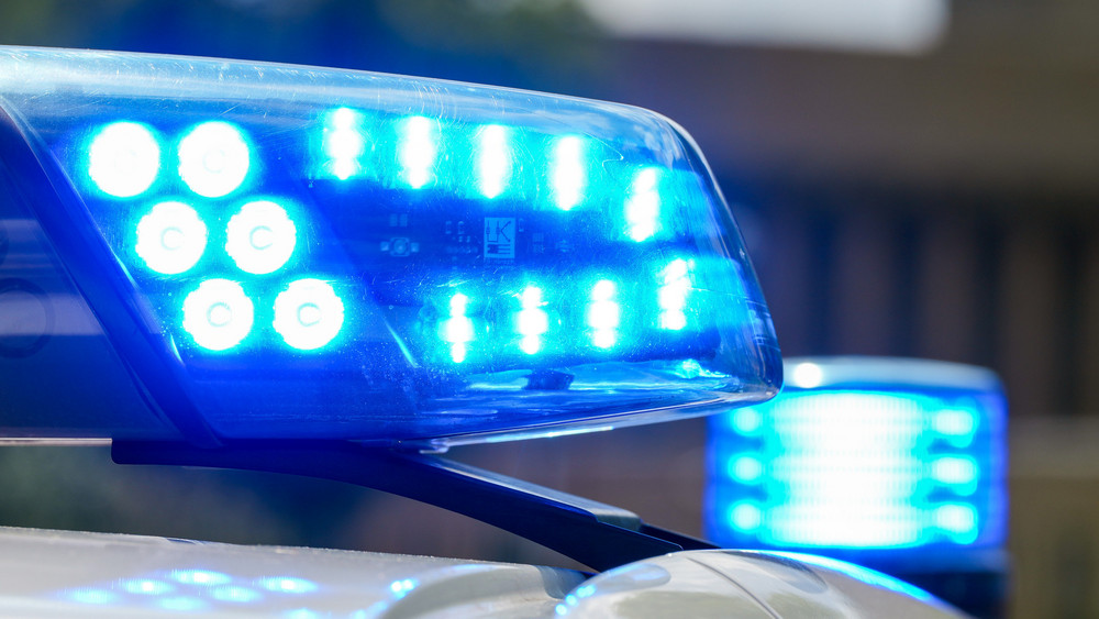 Verfolgungsjagt in Bruchköbel. Polizeibeamte verfolgen einen 18-Jährigen (Symbolbild).