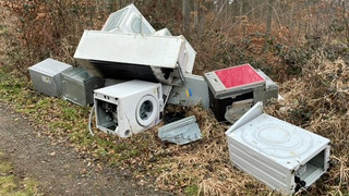 Söhrewald: Kühlschränke und Backöfen einfach am Wald abgeladen